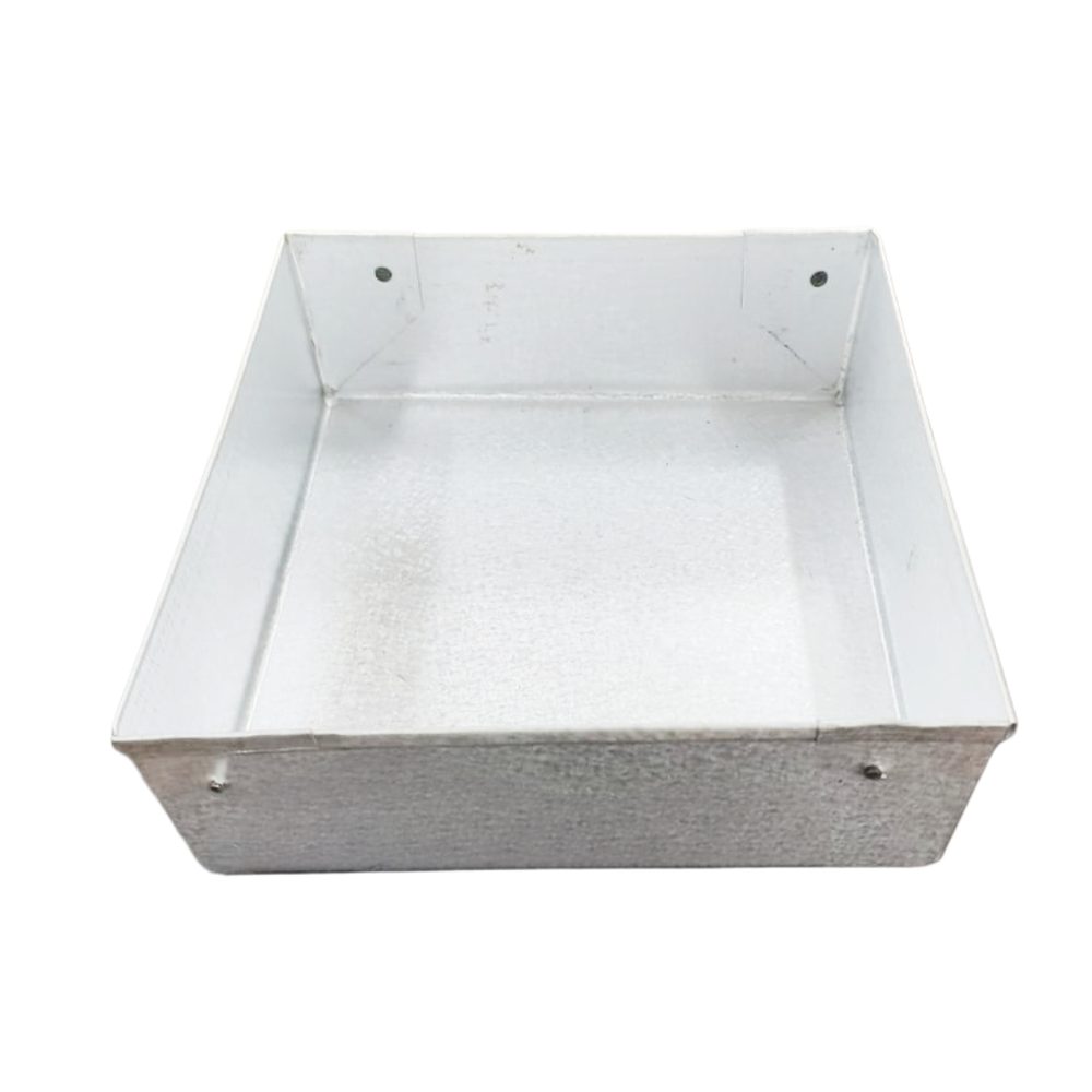 Square aluminium cake tray, 750g