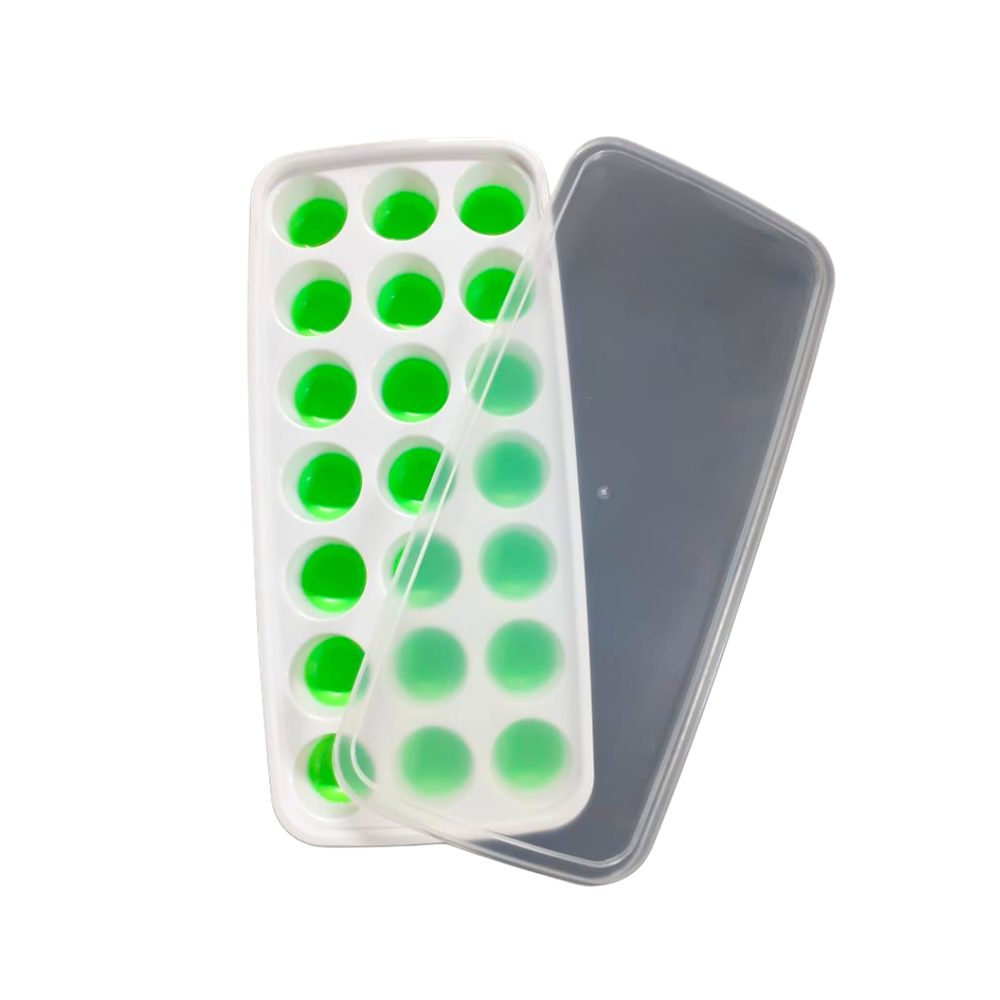 Ice cube tray with lid