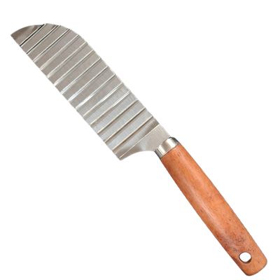 Wavy crinkle-cut vegetable knife
