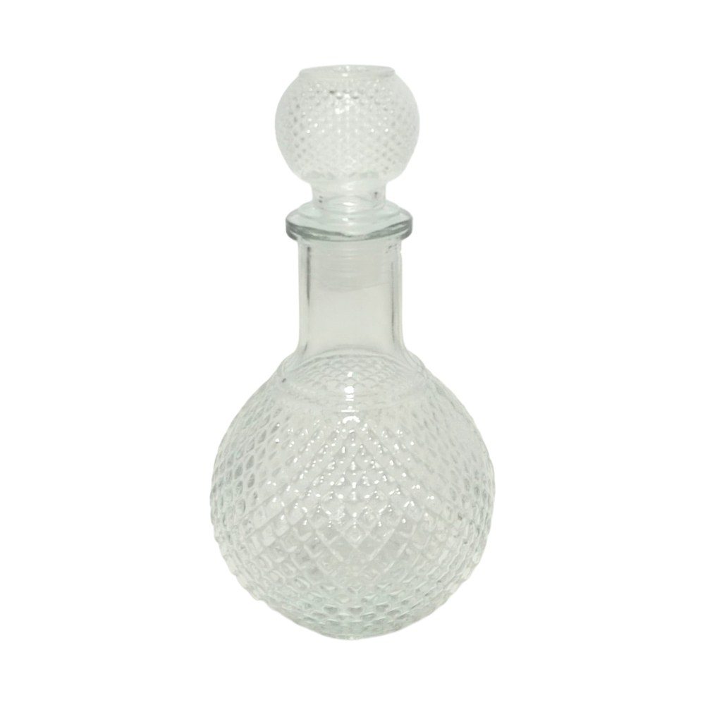 Cut-pattern glass decanter with stopper